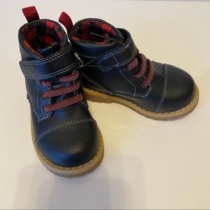 Cat & Jack Boots Booties Shoes Boy Sz 5 Black w Red Plaid Lumberjack Hiking NWOT